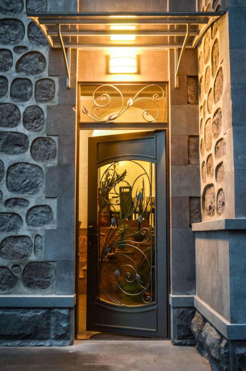 Rubin Hotel ゴリス エクステリア 写真