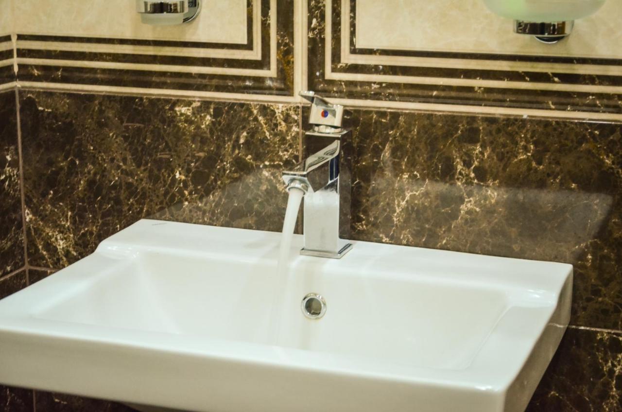 Rubin Hotel ゴリス エクステリア 写真